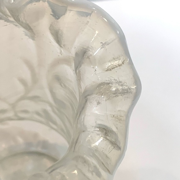 WHITE OPALESCENT GLASS VASE Northwood? Glass BROCADE (Spanish Lace) Ruffled - Picture 9 of 16